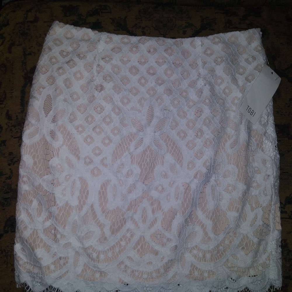 Toni lace skirt